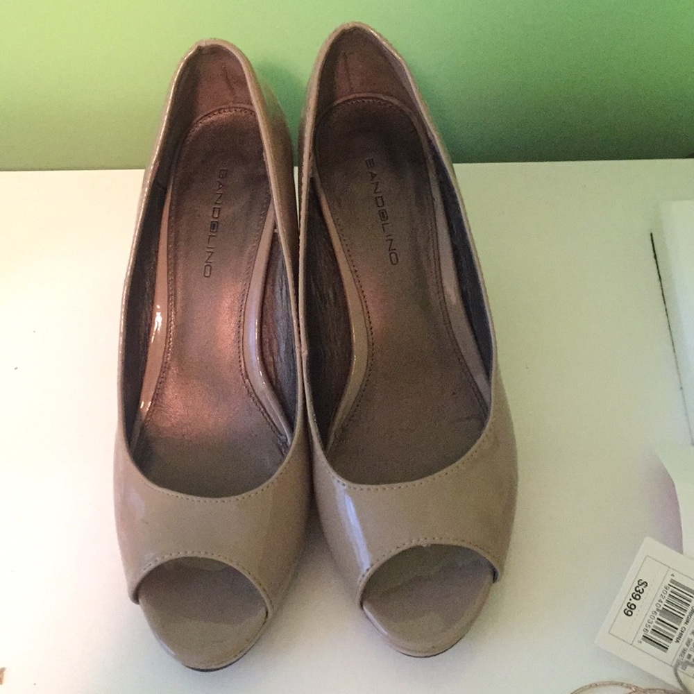 Nude Bandolino peep toe high heels